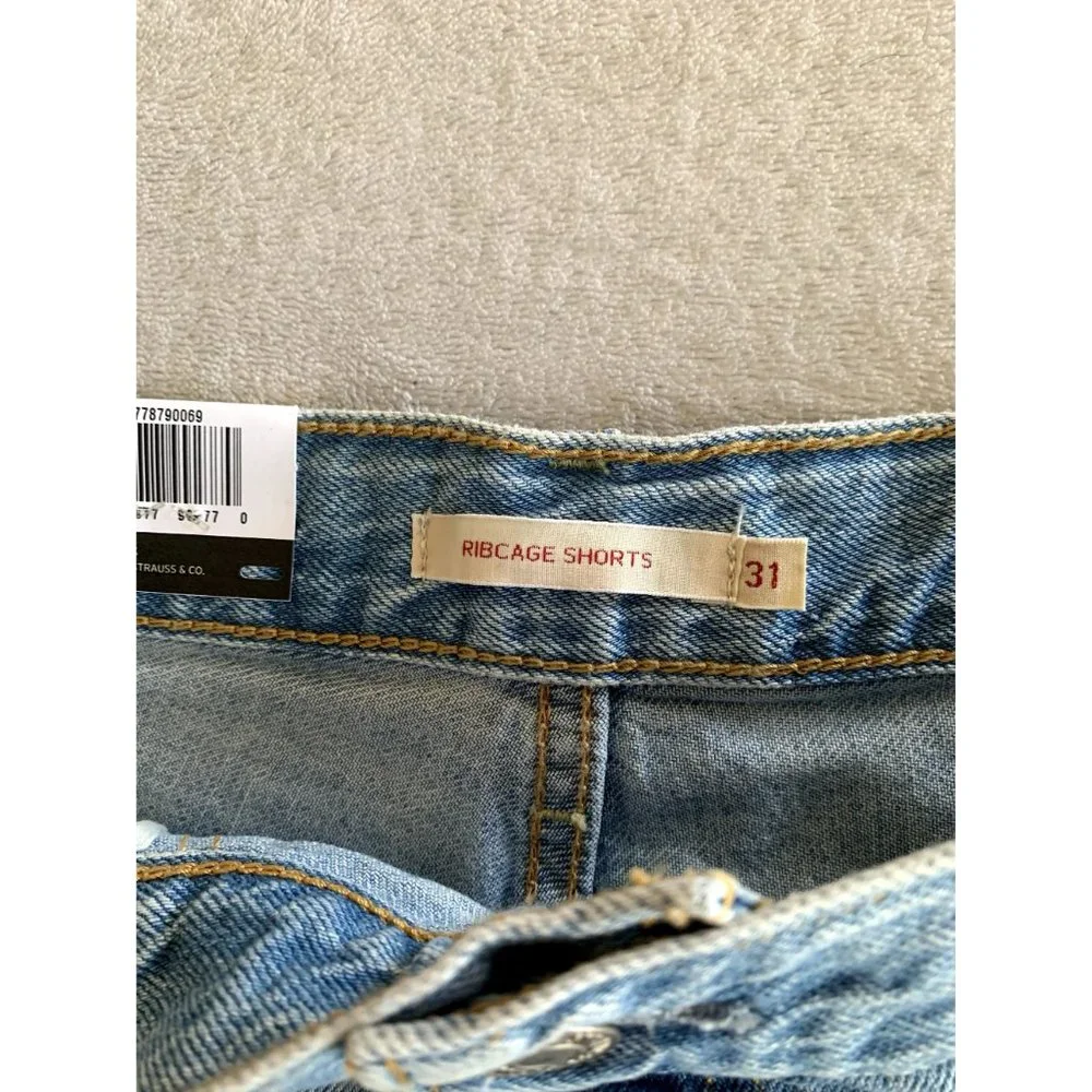 Levi's Premium "Ribcage Shorts" Light Wash NEW WITH TAG - Picture 6 of 7
